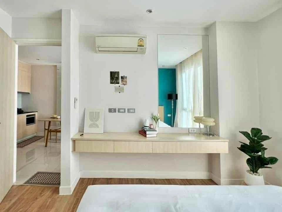 Condo for rent at Grande Caribbean Resort Pattaya. Spacious, ready to move in, with sea view. Book now, don't miss out!