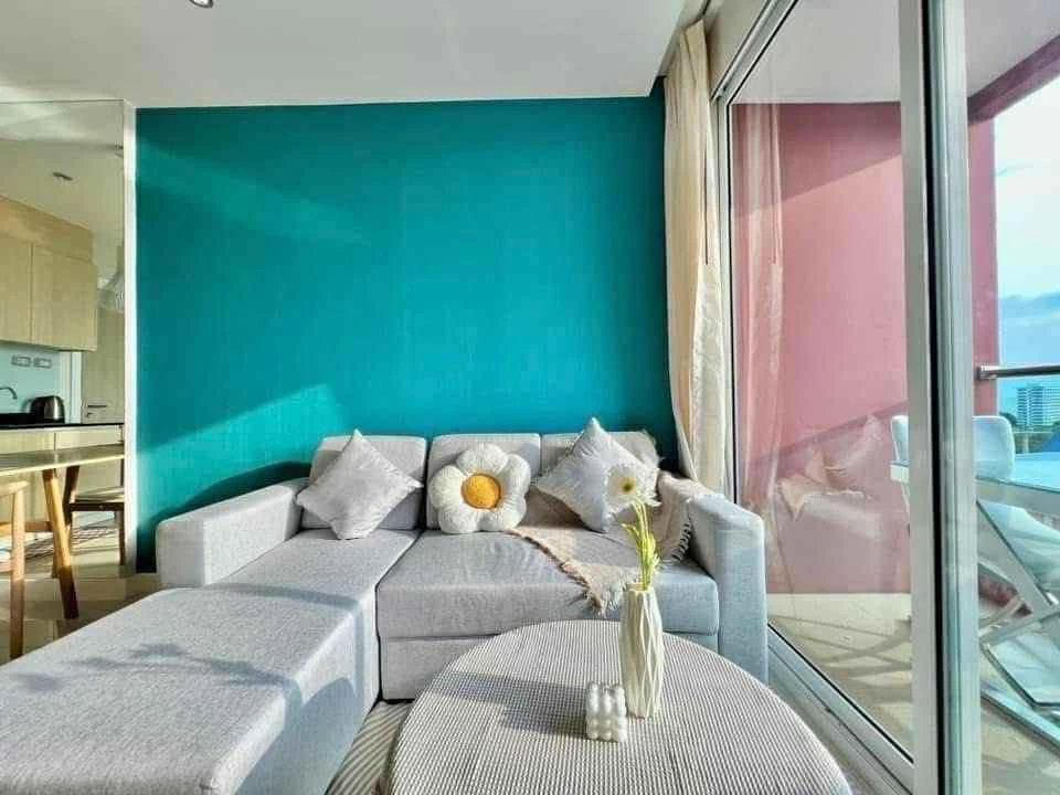 Condo for rent at Grande Caribbean Resort Pattaya. Spacious, ready to move in, with sea view. Book now, don't miss out!