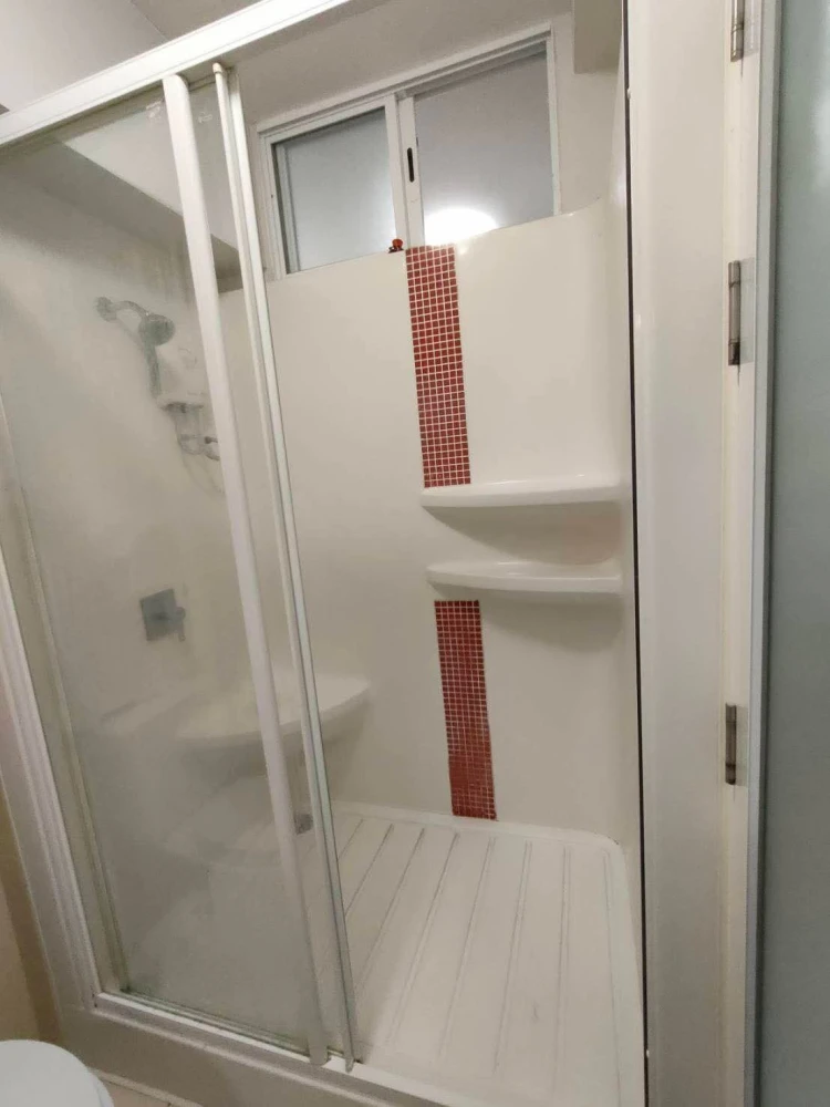 Condo for rent: i-biza Condominium RCA. Ready to move in, fully furnished. Book now, don't miss out!