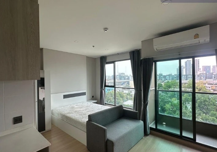 Condo for rent, Lumpini Park Phahon 32, studio room, 12th floor, beautiful view, fully furnished, northeast facing (not hot). Book now!