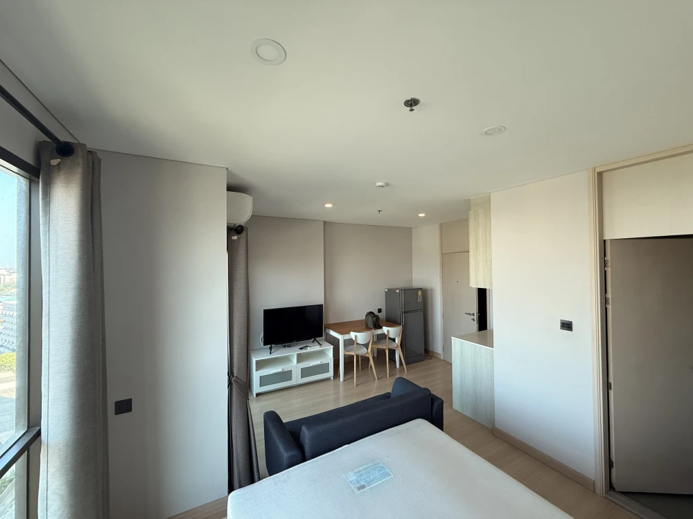 Condo for rent, Lumpini Park Phahon 32, studio room, 12th floor, beautiful view, fully furnished, northeast facing (not hot). Book now!