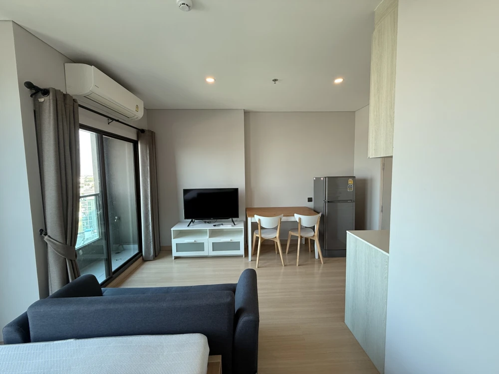Condo for rent, Lumpini Park Phahon 32, studio room, 12th floor, beautiful view, fully furnished, northeast facing (not hot). Book now!