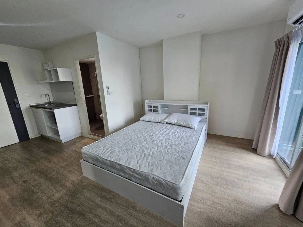 Condo for rent: Lumpini Ville Chaengwattana 10, low floor, corner unit, spacious and comfortable. Book now!
