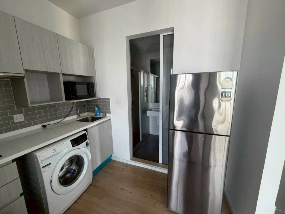 Condo for rent: Notting Hill Leamchabang, high floor unit, fully furnished. Book now!