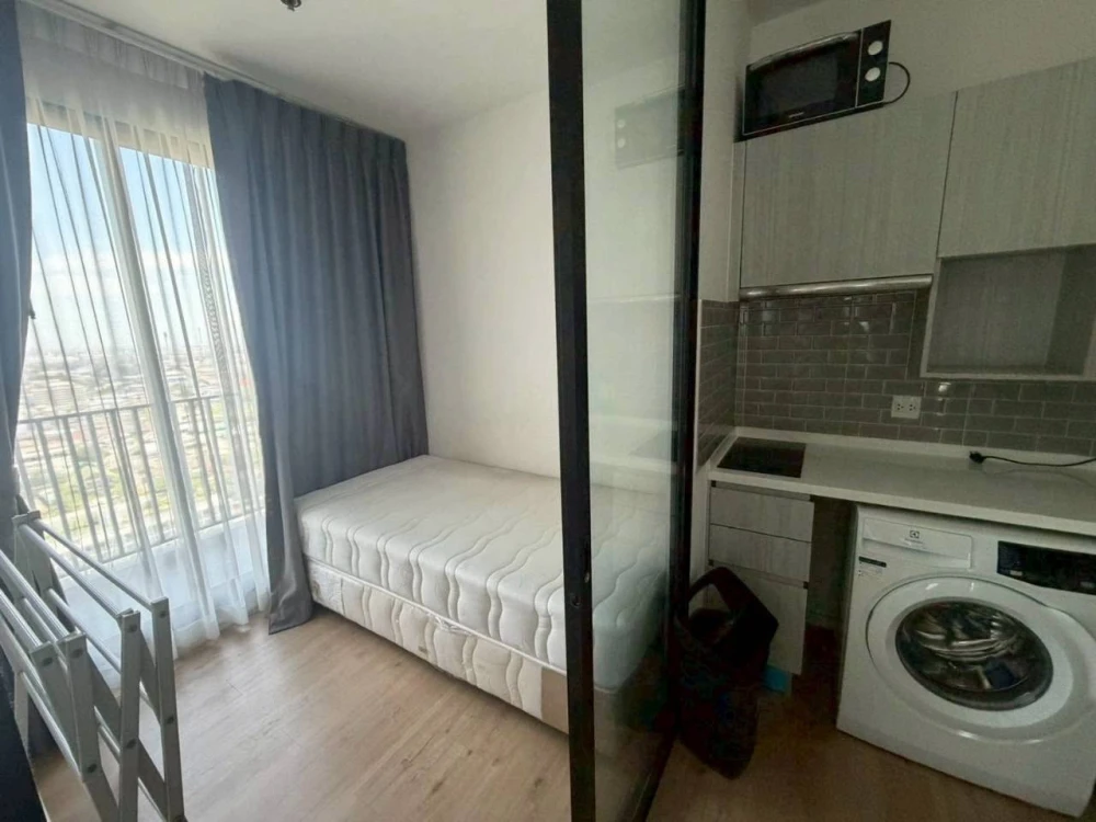 Condo for rent: Notting Hill Leamchabang, high floor unit, fully furnished. Book now!