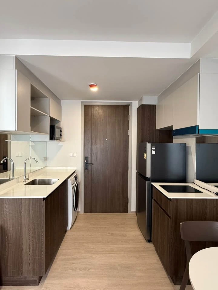 Condo Nue Cross Khukhot for rent, ready to move in, complete with furniture and electrical appliances. Hurry and reserve before you miss out.