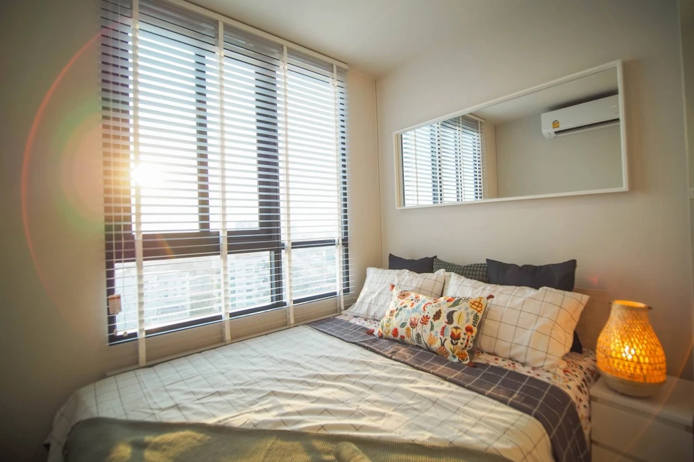 Condo Nue Noble Ngamwongwan for rent. Nice room, fully furnished with appliances. Book now, don't miss out! +++