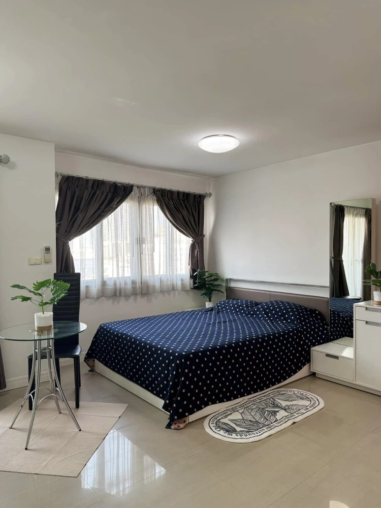 Condo One Siam for rent, nice room, complete with furniture and electrical appliances. If you don't reserve, you'll be disappointed later.