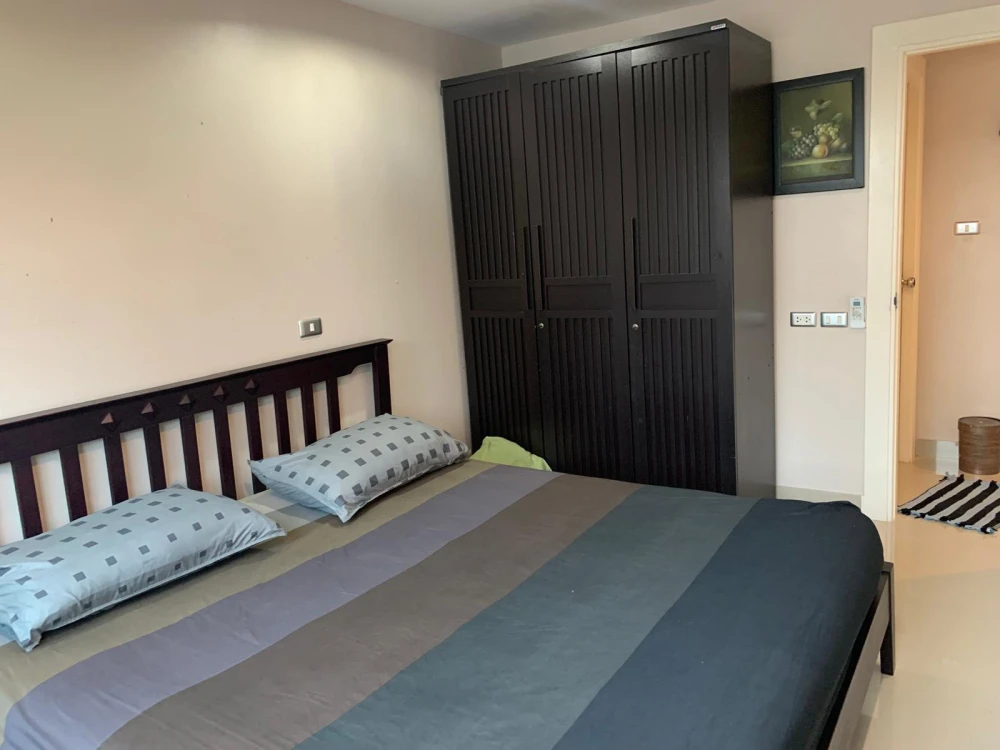 For rent Condo Porch Land 2 Jomtien Resort, nice room, good location, comes with furniture and complete facilities. Don't miss it.