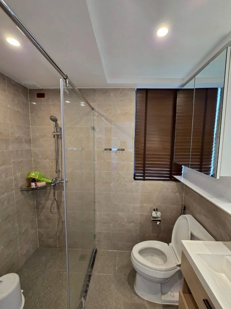 Condo Regal Srinakarin for rent, 40 rooms, ready to move in, fully furnished, spacious and comfortable rooms, hurry and reserve now!