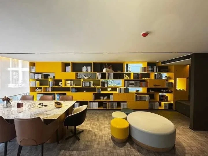 Condo Regal Srinakarin for rent, 40 rooms, ready to move in, fully furnished, spacious and comfortable rooms, hurry and reserve now!