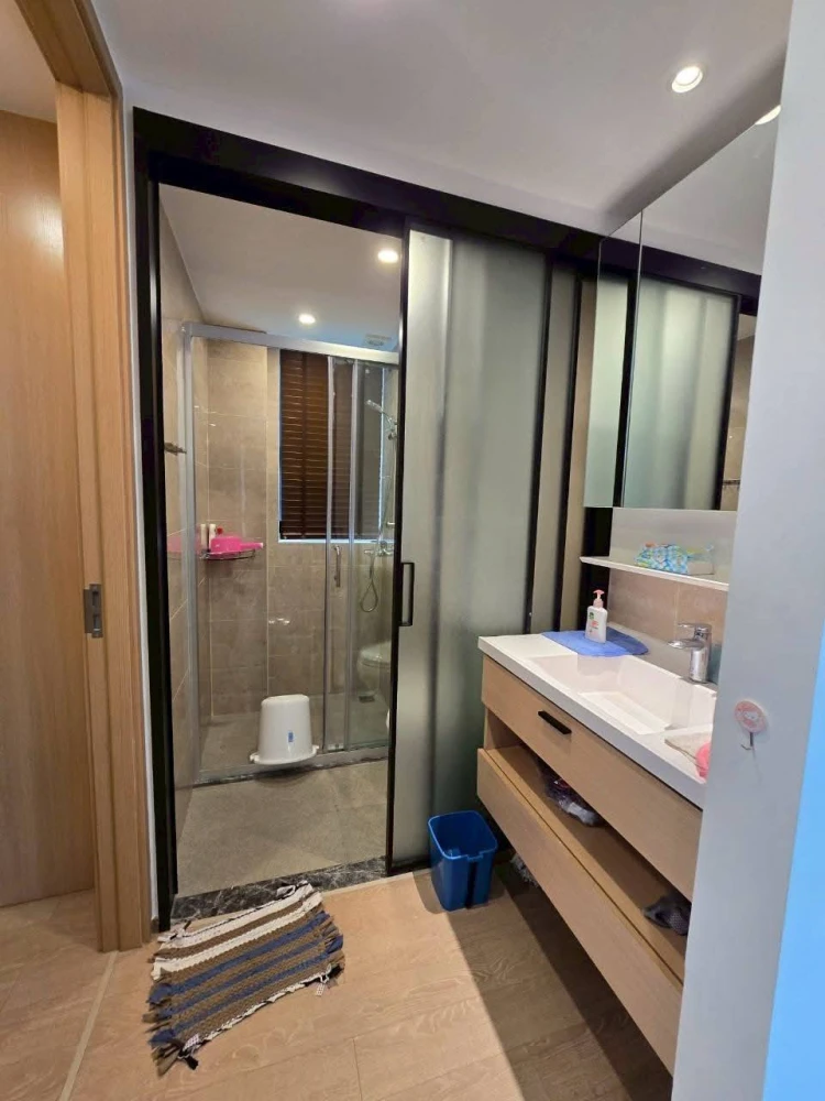 Condo Regal Srinakarin for rent, 40 rooms, ready to move in, fully furnished, spacious and comfortable rooms, hurry and reserve now!