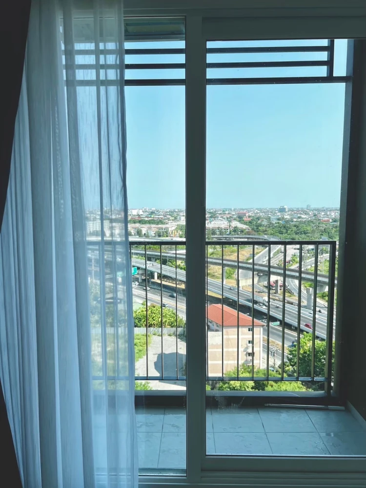 Condo for rent: Supalai Loft Sathorn - Ratchapruek. Minimalist style, earth tones (white), fully furnished, ready to move in. Great view and excellent