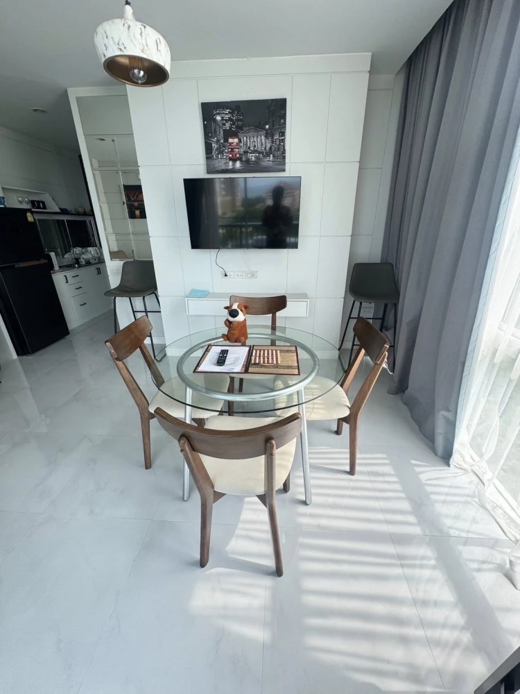 For rent: Condo The Grand Jomtien, decorated in a theme, comes with a large usable area, good location, book now.