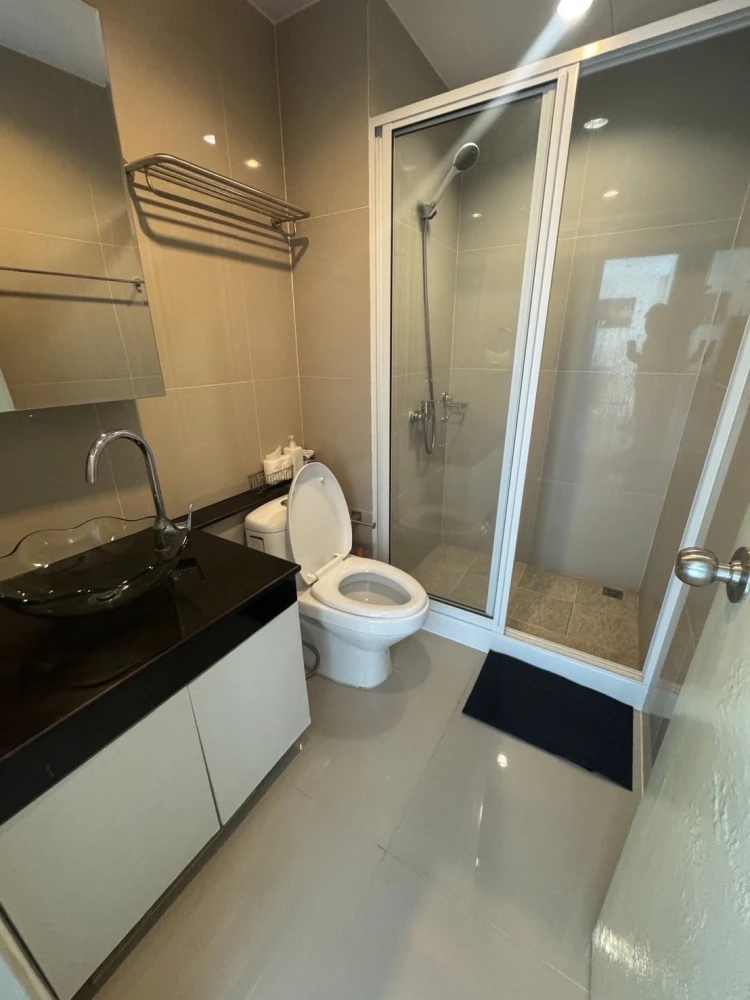 For rent: Condo The Grand Jomtien, decorated in a theme, comes with a large usable area, good location, book now.