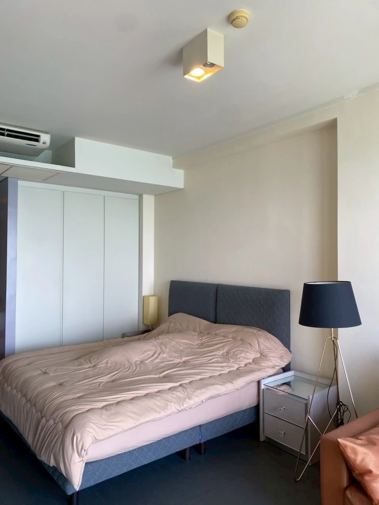Condo Zire Wongamat for rent. Spacious and comfortable unit with complete amenities. Book now!
