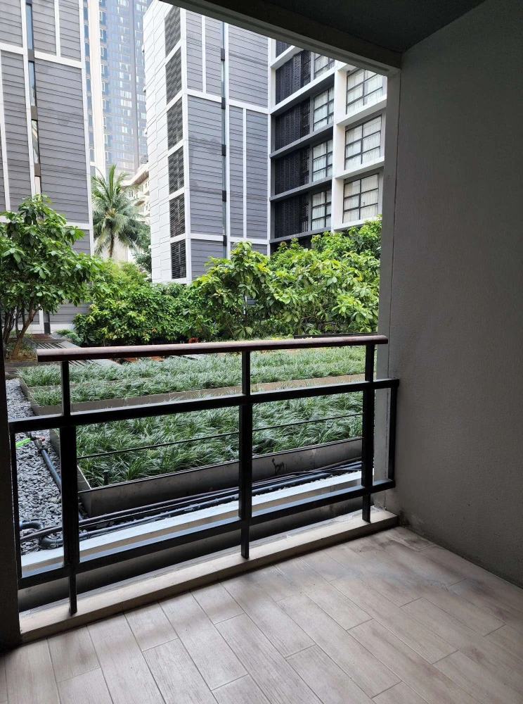 Luxury Condo for rent in the heart of the city, MODE Sukhumvit 61, swimming pool and garden view, fully furnished, luxuriously decorated, ready to mov
