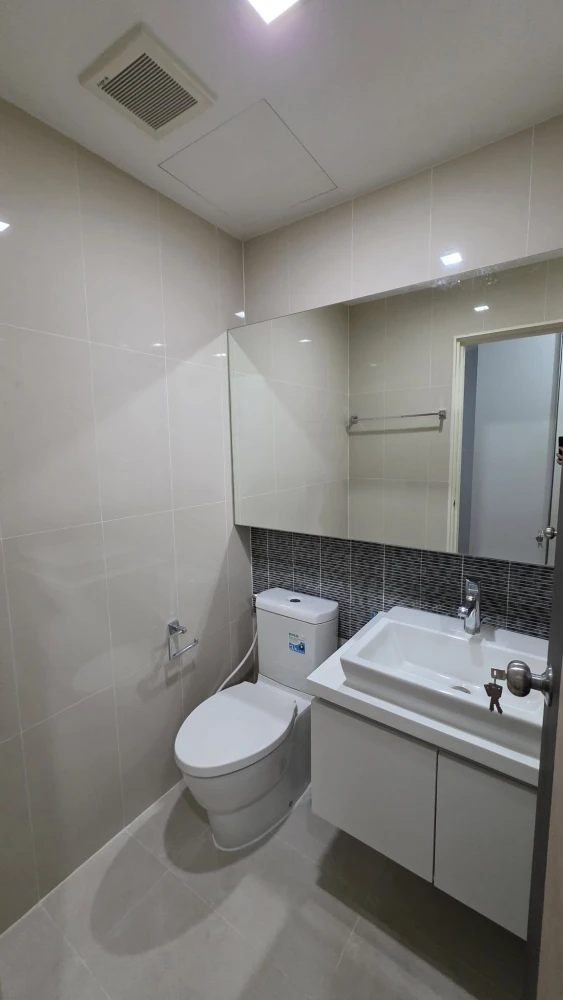 Condolette Ize Ratchathewi for rent. Ready to move in, fully furnished, and affordably priced. Book today!