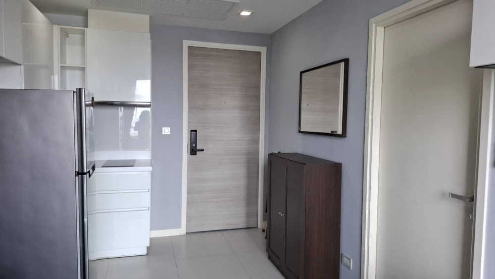 Condolette Ize Ratchathewi for rent. Located on the 22nd floor, very high up, perfect for those who want a condo in the heart of the city, easy access
