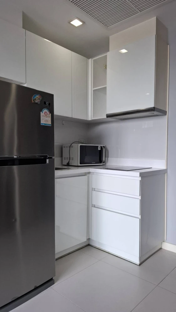 Condolette Ize Ratchathewi for rent. Located on the 22nd floor, very high up, perfect for those who want a condo in the heart of the city, easy access