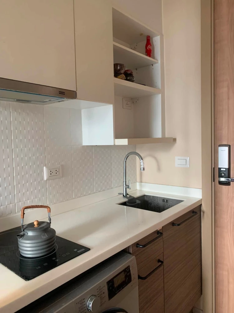 Condolette Midst for rent. Fully furnished and equipped with appliances. Just bring your personal belongings and move in! Don't miss out!