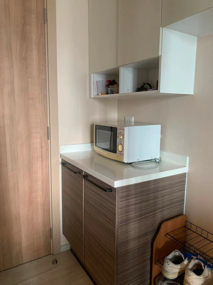 Condolette Midst for rent. Fully furnished and equipped with appliances. Just bring your personal belongings and move in! Don't miss out!