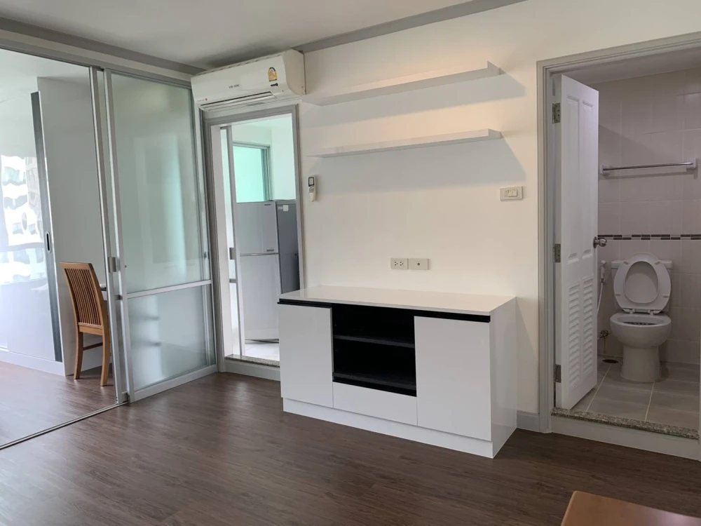 For rent CondoLumpini Place Rama VIII, room ready to move in. Spacious and comfortable. Book now.