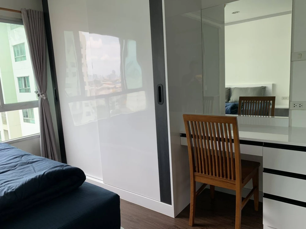 For rent CondoLumpini Place Rama VIII, room ready to move in. Spacious and comfortable. Book now.