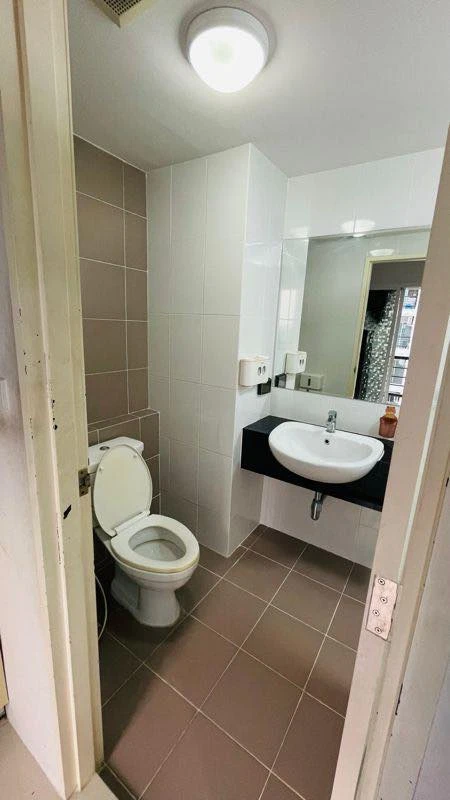 Cool Rama 7, 6th floor, fully furnished unit for rent. Book now!