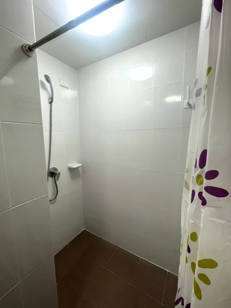 Cool Rama 7 condo for rent. Spacious and comfortable, at an affordable price. Book now, don't miss out!!!