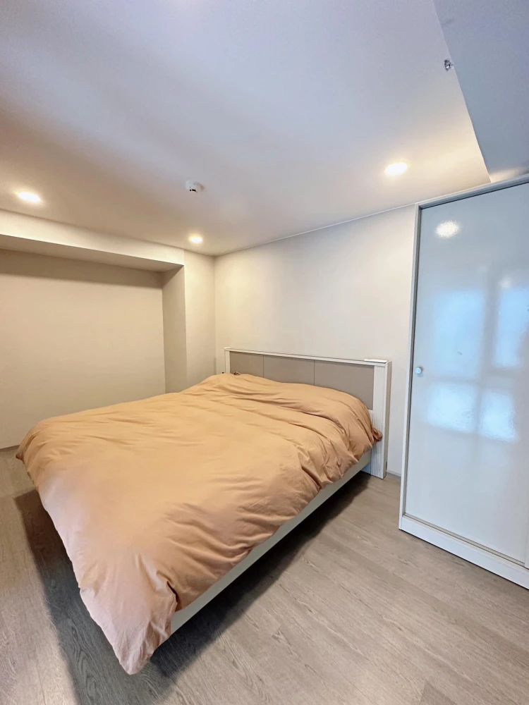 For rent: Cooper Siam Condo, spacious and comfortable room, fully furnished, electrical appliances included, just bring your bag and move in!