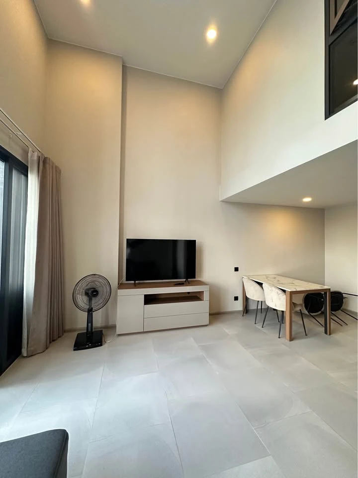 For rent: Cooper Siam Condo, spacious and comfortable room, fully furnished, electrical appliances included, just bring your bag and move in!