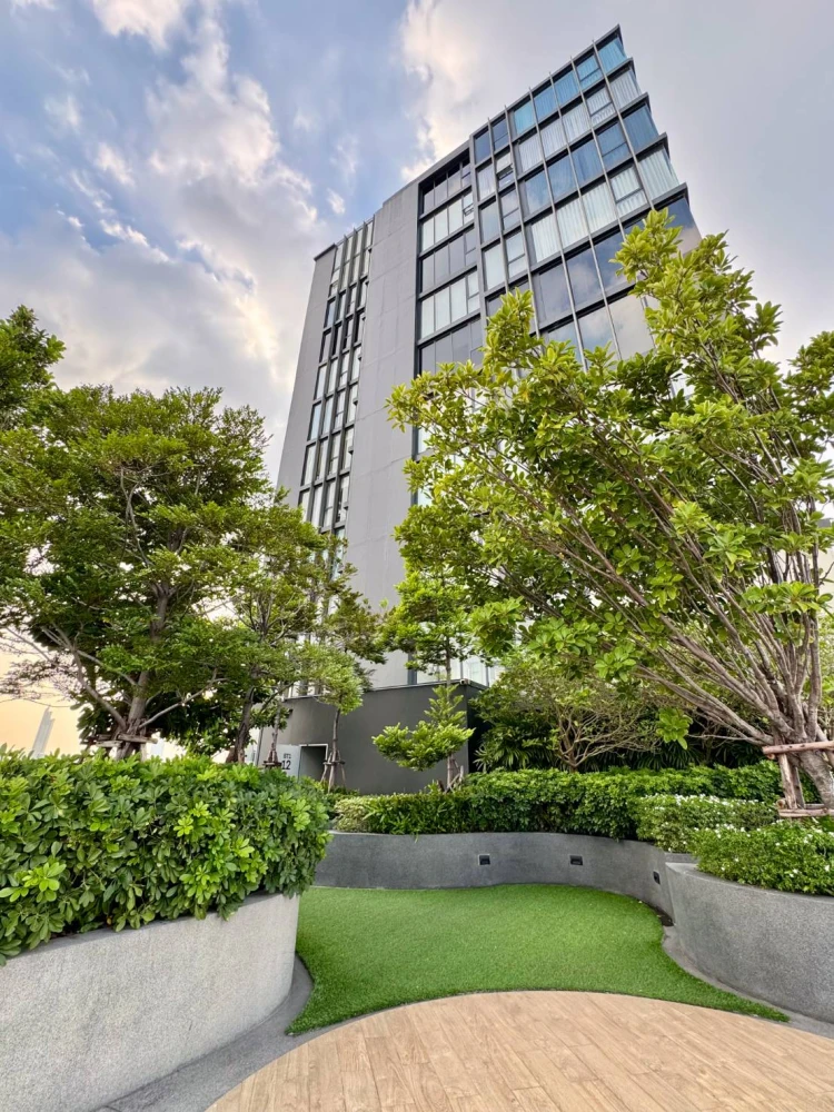 For rent: Cooper Siam, 10th floor, city view, fully furnished and electric appliances. Book now, don't miss out.