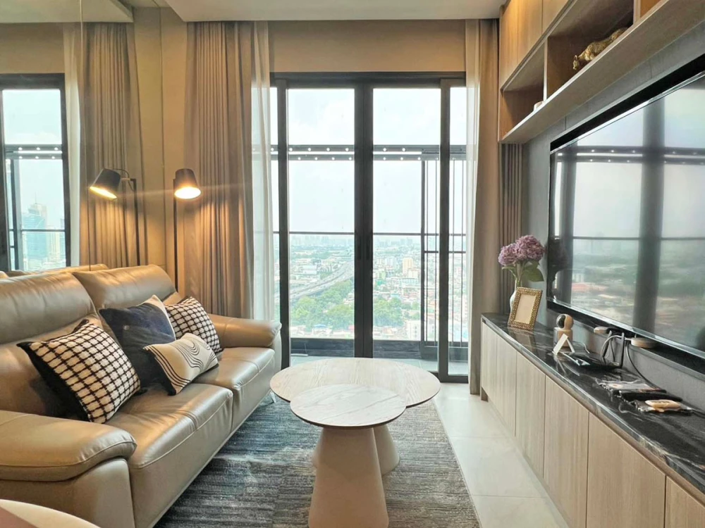 For rent: Cooper Siam, 17th floor. Beautifully furnished and ready to move in. Book now before it's too late!