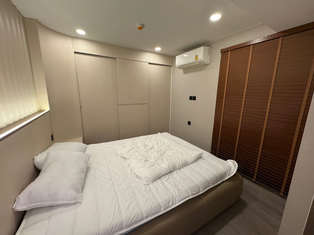 For rent: Cooper Siam, 6th floor, city view, fully furnished room, ready to move in. Interested? Hurry and reserve now!