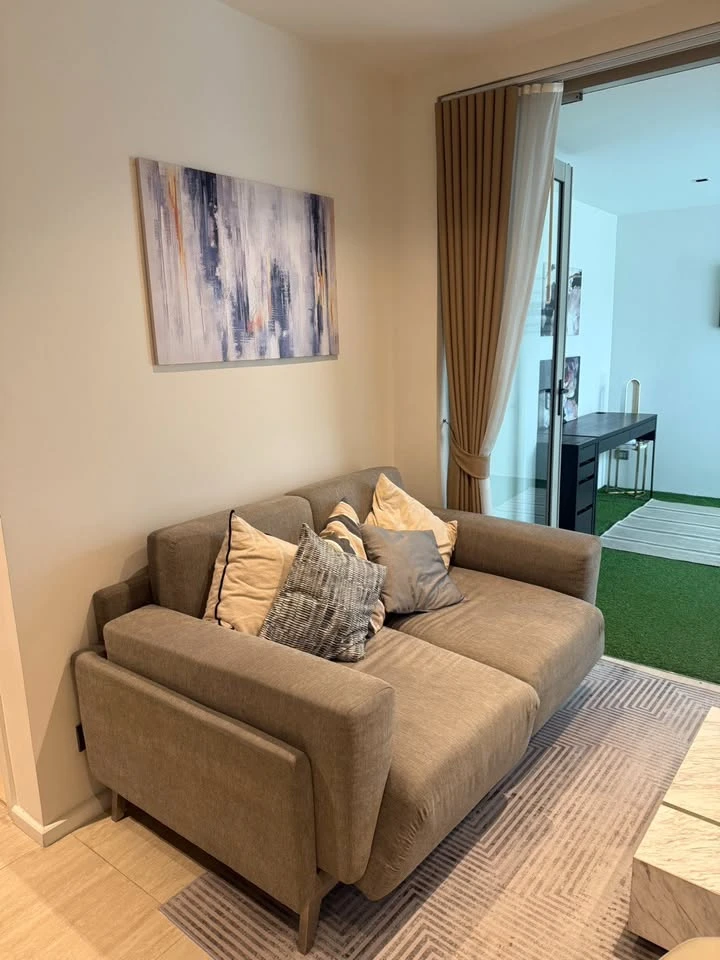 For rent: Craft Ploenchit, spacious 1-bedroom plus unit, fully furnished. Don't miss out!