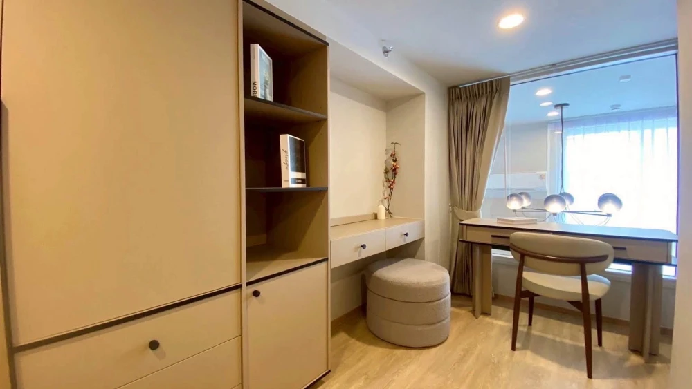 For rent: Culture Chula, 12th floor, fully furnished unit. Very comfortable and ready to move in. Book now! Don't miss out!