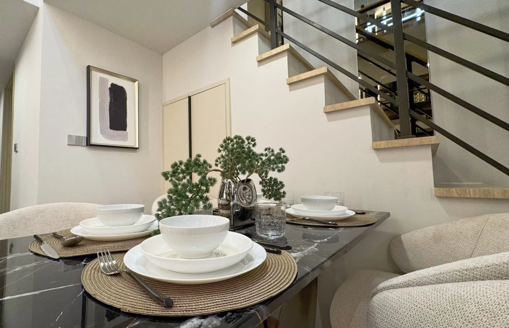 For rent: Culture Chula, 14th floor. Beautiful room, fully furnished. Book now!