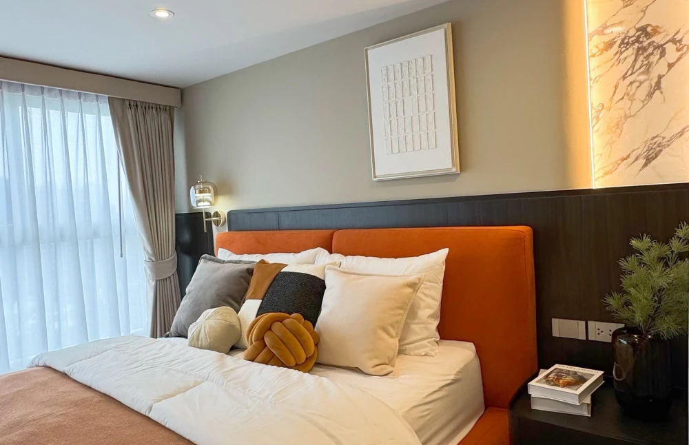 For rent: Culture Chula, 14th floor. Beautiful room, fully furnished. Book now!
