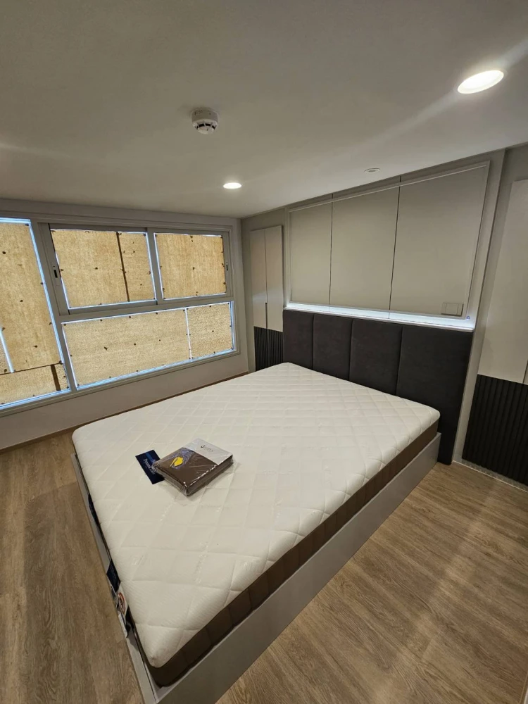 For rent: Culture Chula apartment. Fully furnished with built-in furniture and appliances. Enjoy a stunning view of Lumphini Park. Don't miss this opp