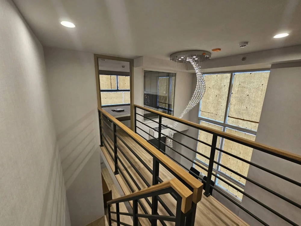 For rent: Culture Chula apartment. Fully furnished with built-in furniture and appliances. Enjoy a stunning view of Lumphini Park. Don't miss this opp