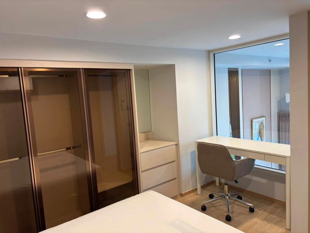 For rent: Culture Chula apartment. High ceilings, spacious and airy. Beautiful minimalist decor. What are you waiting for?