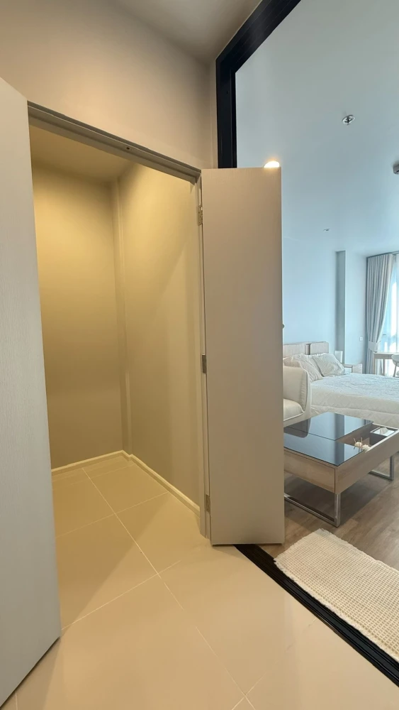 For rent: Culture Thonglor. Includes a private storage room — a very rare feature in other projects. Ready to move in immediately + fully furnished.