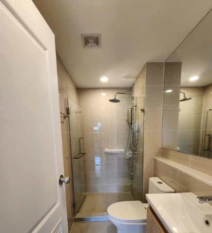 For rent: CYBIQ Ratchada 32, 4th floor, swimming pool view, fully furnished, nice to live in, book now, don't miss out.