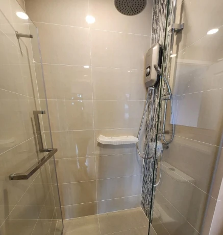 For rent: CYBIQ Ratchada 32, 4th floor, swimming pool view, fully furnished, nice to live in, book now, don't miss out.