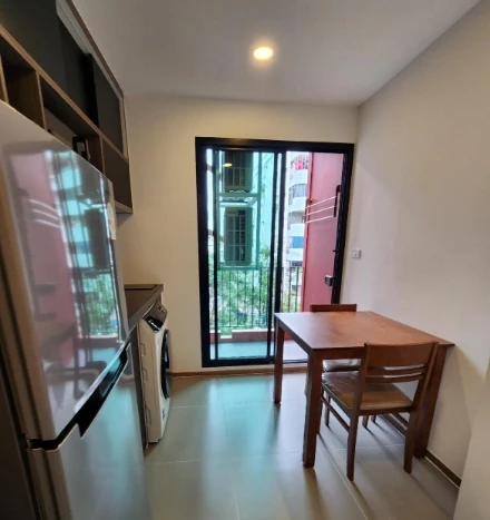 For rent: CYBIQ Ratchada 32, 4th floor, swimming pool view, fully furnished, nice to live in, book now, don't miss out.
