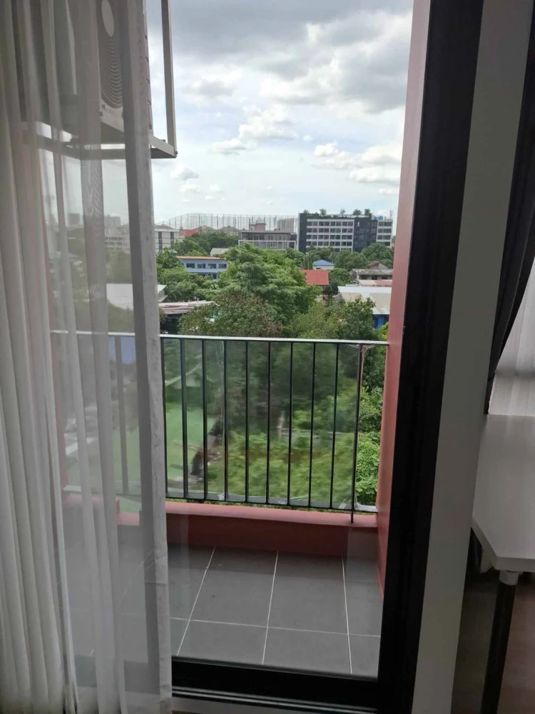 For rent: CYBIQ Ratchada 32, 4th floor, nice room, fully furnished, book now, hurry!
