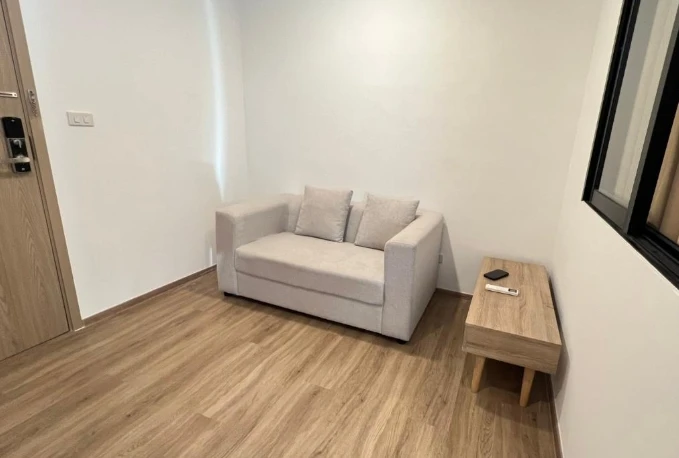 For rent: CYBIQ Ratchada 32, 5th floor, fully furnished unit. Very comfortable and ready to move in. Book now before it's too late!