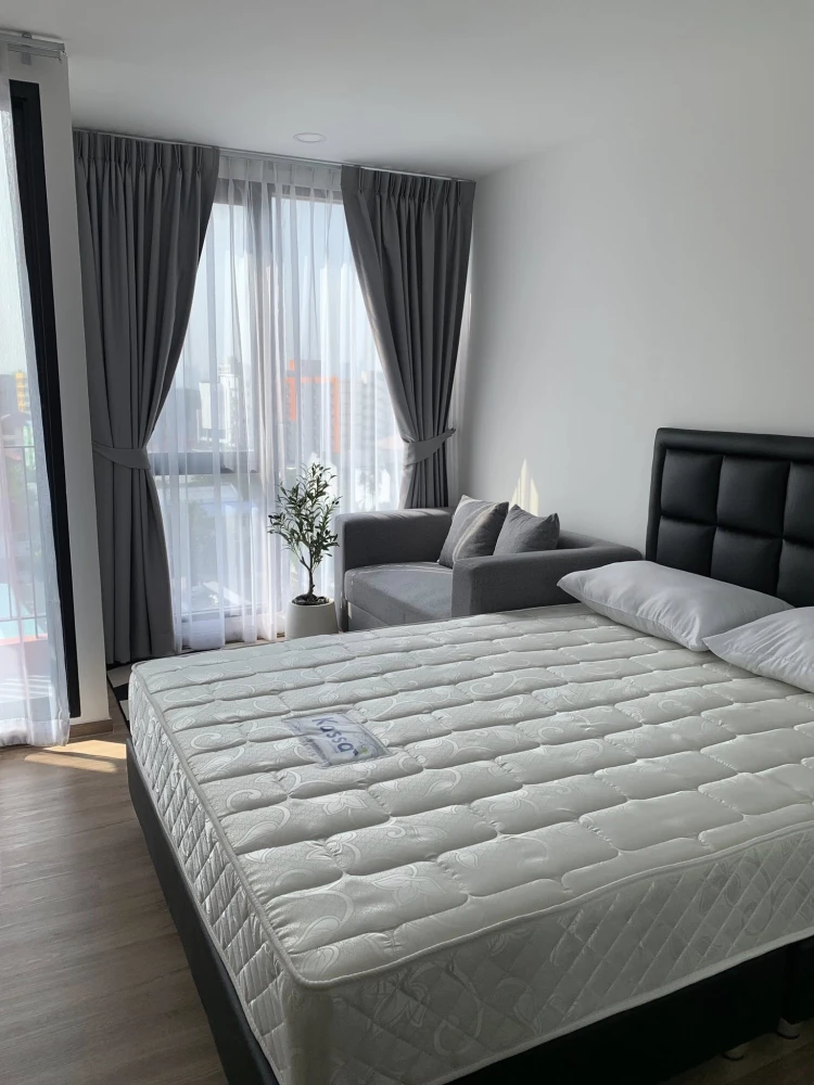 For rent: CYBIQ Ratchada 32, a nice room on the 8th floor, good location, convenient transportation, fully furnished, just bring your bags and move in