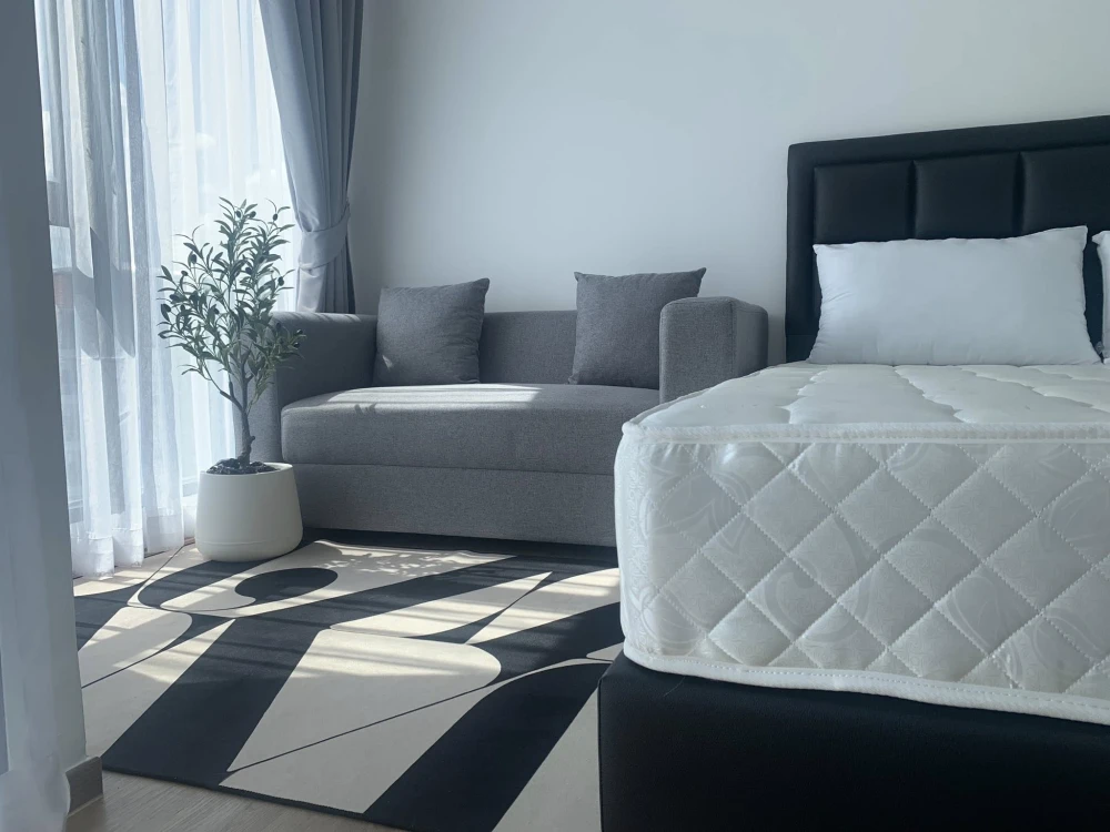 For rent: CYBIQ Ratchada 32, a nice room on the 8th floor, good location, convenient transportation, fully furnished, just bring your bags and move in